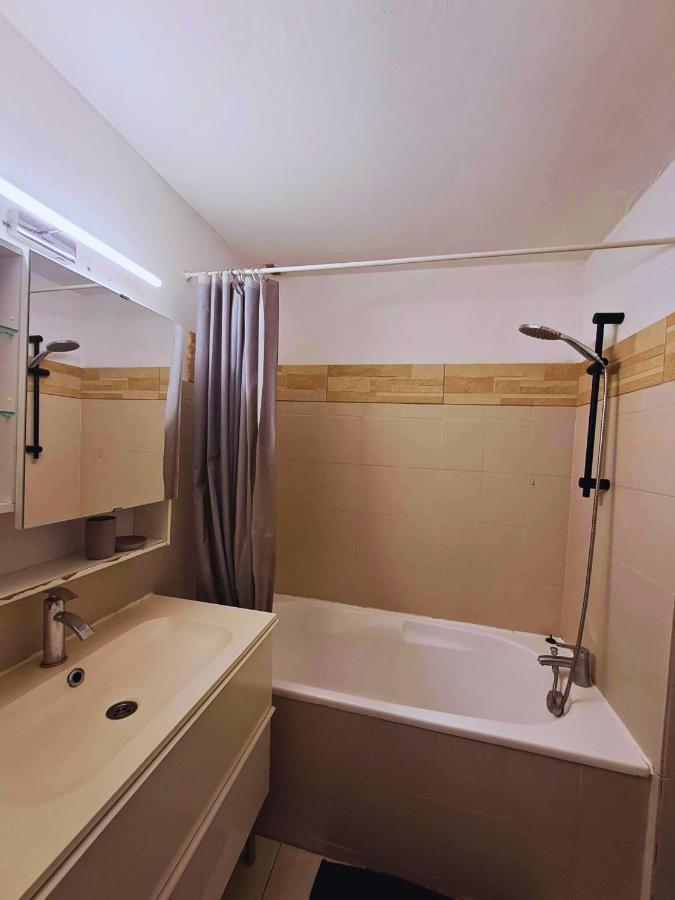 Loft Centre Ville Parking Ажан Екстериор снимка
